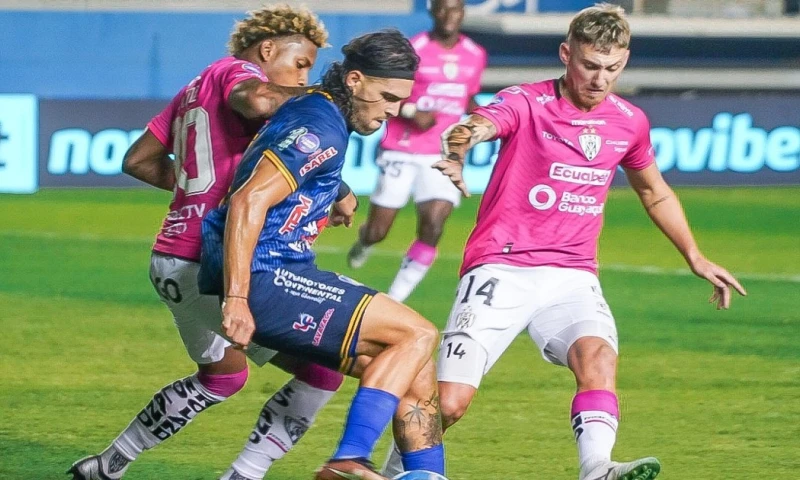 Cumbayá igualó 2-2 con Barcelona y Emelec empató 0-0 con Auca / Foto: cortesía del Delfín