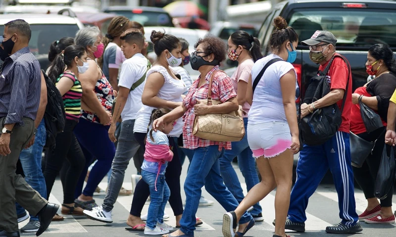 Ecuador vuelve a superar los mil casos en un día y suma 218.385 positivos / Foto: EFE