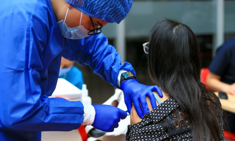 La UE y Ecuador trabajan en homologar el sistema tecnológico de vacunación covid-19 / Foto: EFE