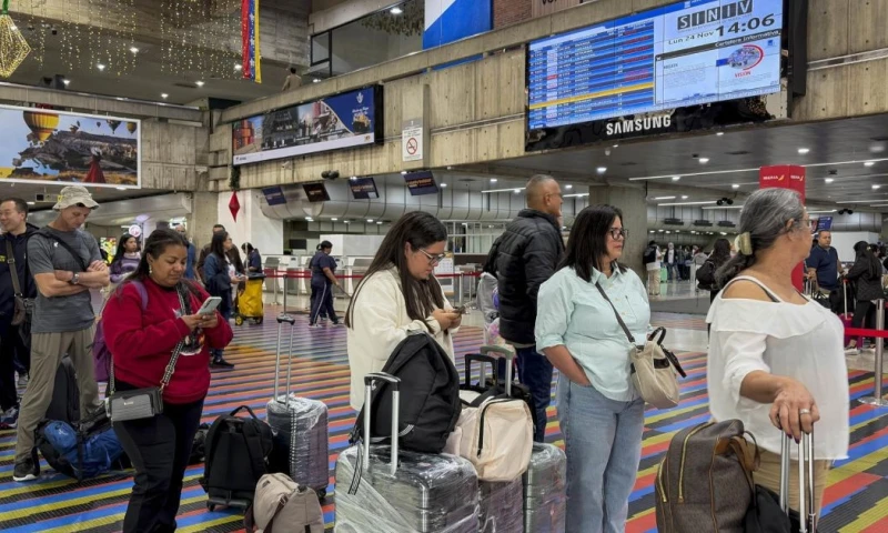 El Gobierno venezolano advirtió de que las aerolíneas que tienen hasta las 12.00 hora local del miércoles para reanudar sus operaciones / Foto: EFE