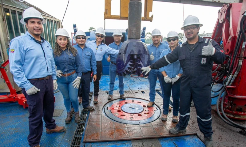 Marcela Reinoso realizó una serie de actividades en el campo Sacha / Foto: cortesía Petroecuador 