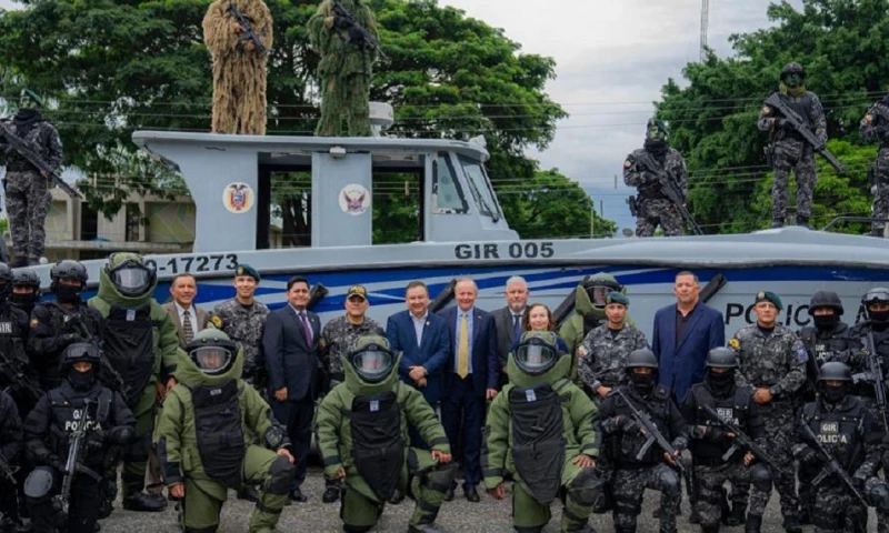 Los equipos proveen una alta protección contra amenazas de explosiones/ Foto: Embajada de Estados Unidos