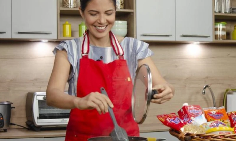 Las chefs Ruth Moreno y Daniela Valverde plantearon una propuesta innovadora compuesta de siete platos/ Foto: cortesía