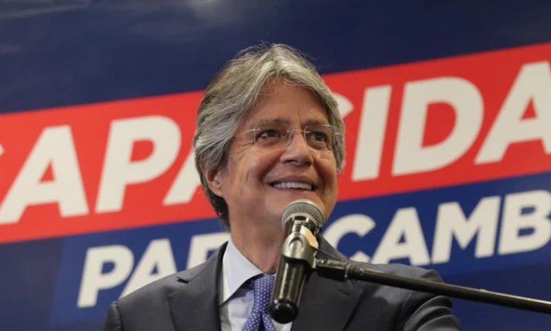 Lasso ofrece diálogo y vacunar 9 millones en 100 días de Gobierno / Foto EFE