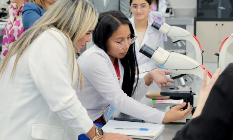 El anuncio se realizó después de que Argentina informara el pasado viernes que a partir de ahora solo validarán los títulos médicos extranjeros que tengan acreditado el estándar que otorga la WFME/ Foto: cortesía