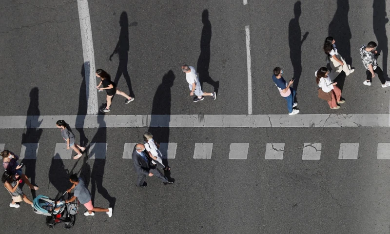 La población mundial alcanzó los 7.000 millones en 2011 y se estima que llegará a un máximo de 10.400 millones en 2100 / Foto: EFE