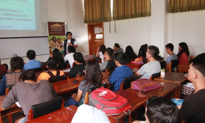Estudiantes de la Universidad Amazónica conocieron los planes de fortalecimiento de las lenguas ancestrales. Foto: Expreso