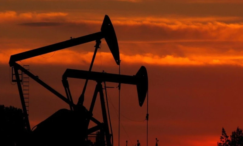 El pasado domingo la alianza OPEP+ selló un nuevo aumento de la producción de crudo para octubre / Foto: EFE