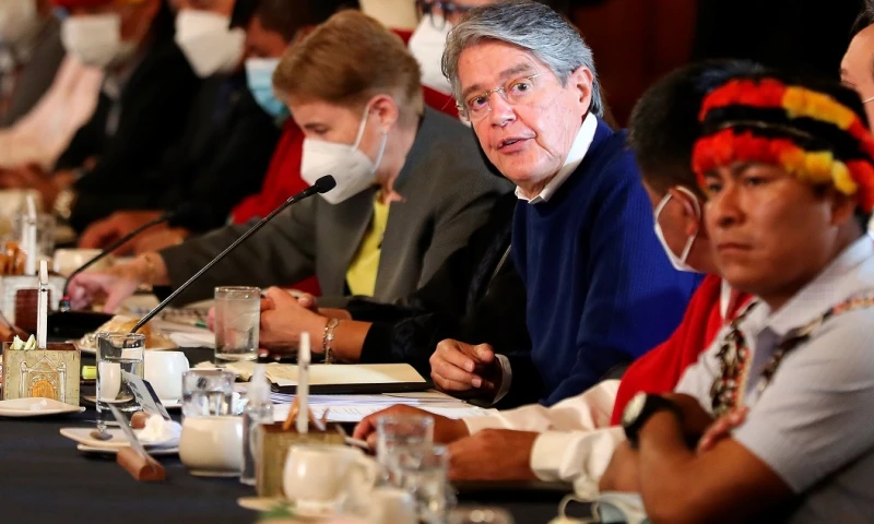 Desacuerdos y apertura tras diálogo de gobierno e indígenas / Foto: EFE