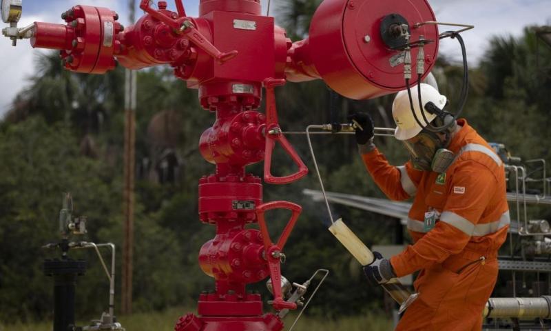 Petrobras  ganó el año pasado 36.606 millones de reales lo que supone un descenso del 70,6 % con respecto a 2023 / Foto: EFE