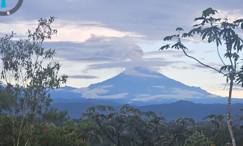 Las cámaras del ECU 911 captaron la emisión de material piroclástico  / Foto: cortesía IG
