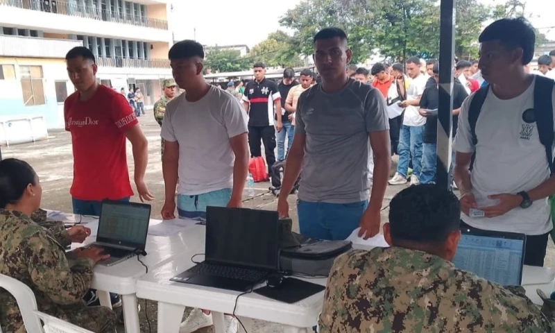 Cientos de reservistas acudieron  a las diferentes unidades de presentación / Foto: cortesía Dirmov