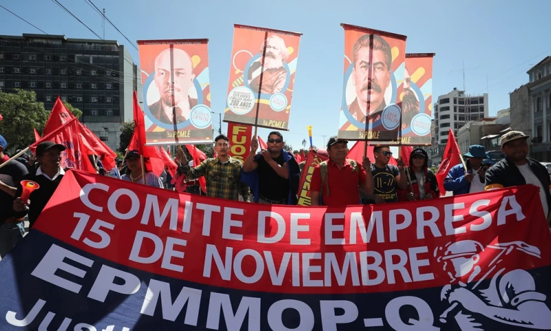 Los sindicatos, encabezados por el FUT, mantuvieron la convocatoria de esta marcha para el 1 de mayo / Foto: EFE