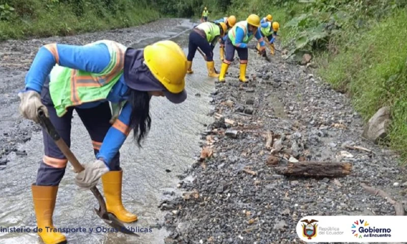 Más de 600 km de vías de Morona Santiago reciben mantenimiento / Foto: Cortesía ministerio de Obras
