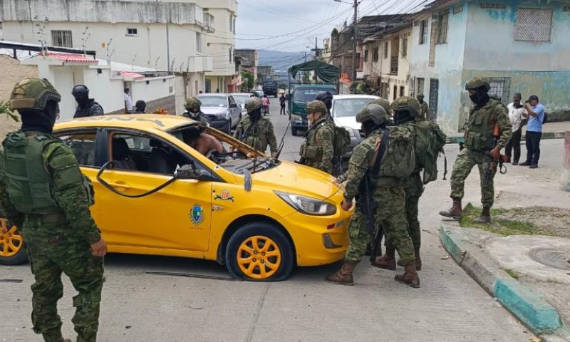 Esmeraldas parece un "territorio perdido" donde el Estado no tiene el control y donde, incluso, las fuerzas del orden "no pueden entrar" a ciertas zonas / Foto: cortesía FF.AA.
