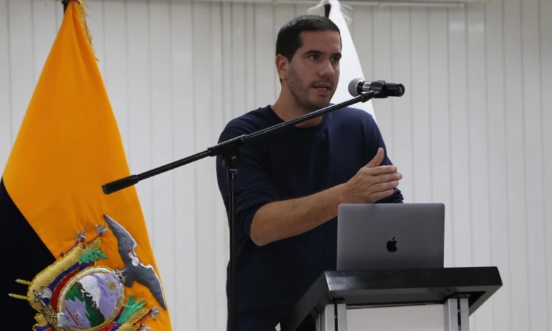 Roberto Luque informó ayer tarde sobre la situación eléctrica en el país / Foto: cortesía Ministerio de Energía 