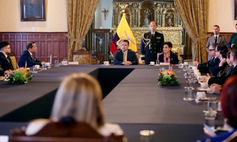 Daniel Noboa recibió a representantes de migrantes radicados en EE.UU/ Foto: cortesía Presidencia