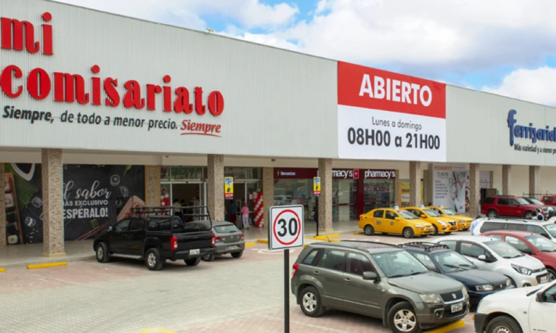 La plaza alberga negocios como Sweet & Coffee, Empanadas de Paco, Lotería Nacional y Polipapel / Foto: cortesía Mi Comisariato PMG