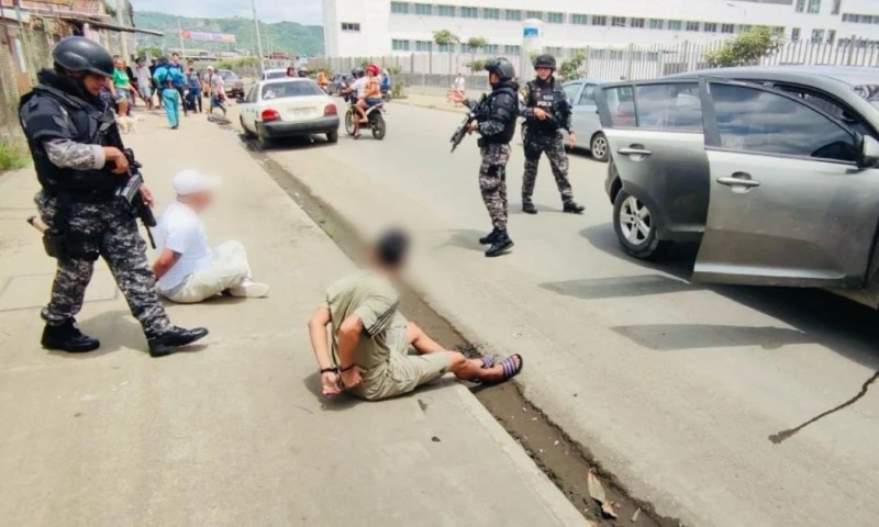 Entre los dos acumulan delitos como tenencia ilegal de armas, violación, robo, tentativa de asesinato y asesinato/ Foto: cortesía Policía Nacional