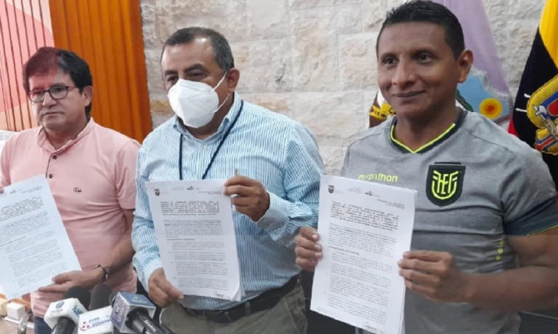 Convenio para habilitar la vía Baeza-Lago Agrio fue firmado / Foto: cortesía ministerio de Obras