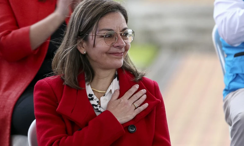 El Gobierno prevé el abastecimiento total de medicinas en 60 días / Foto: EFE