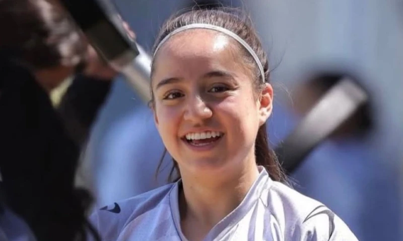 Pesántez tras pasar por la categoría sub-20 de la selección ecuatoriana, hizo su debut con la absoluta en 2022 / Foto: cortesía Direct Fútbol