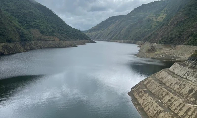 De mantenerse las actuales condiciones climáticas, el embalse podría abastecer al sistema por poco más de un mes. / Foto: Archivo