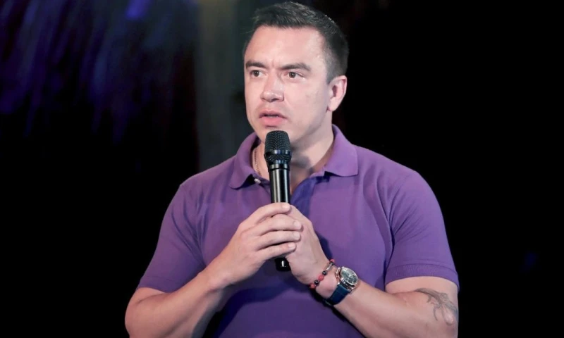 La convocatoria se realiza en medio de una pugna que mantiene el presidente con los jueces de la CC / Foto: EFE