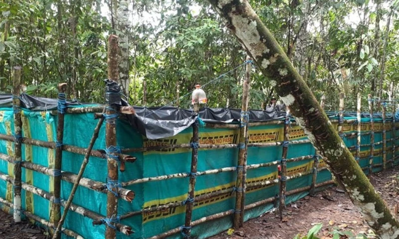 Estas piscinas artesanales están siendo utilizadas para almacenar gasolina blanca / Foto: cortesía FF. AA.