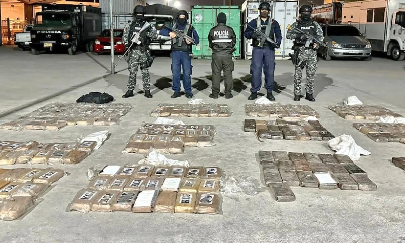 El medio ‘Oil Price’ señala que 700 toneladas de cocaína pasan por Ecuador anualmente/ Foto: cortesía Policía Nacional