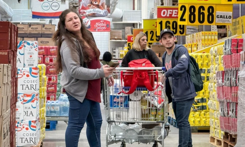 Ecuador cerró el año con 0,53 %, el registro más bajo desde 2021 / Foto: EFE