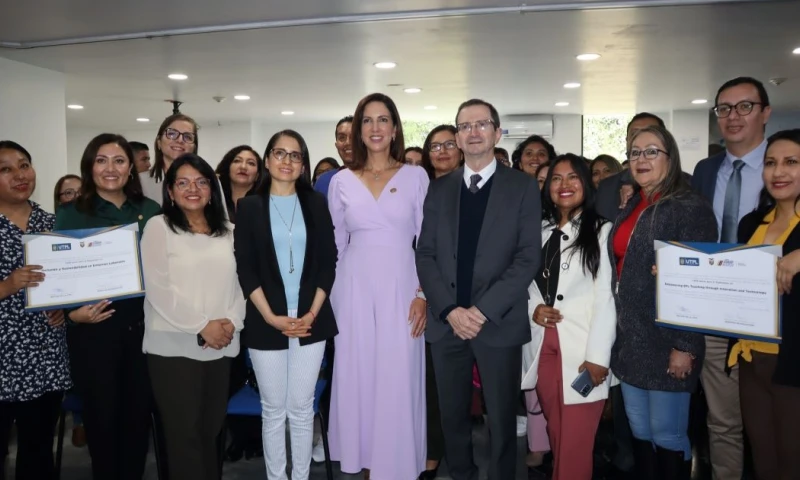 Los docentes interesados en acceder a estas becas podrán postularse a través del Centro de Formación Digital Mecapacito / Foto: cortesía Universidad de Loja