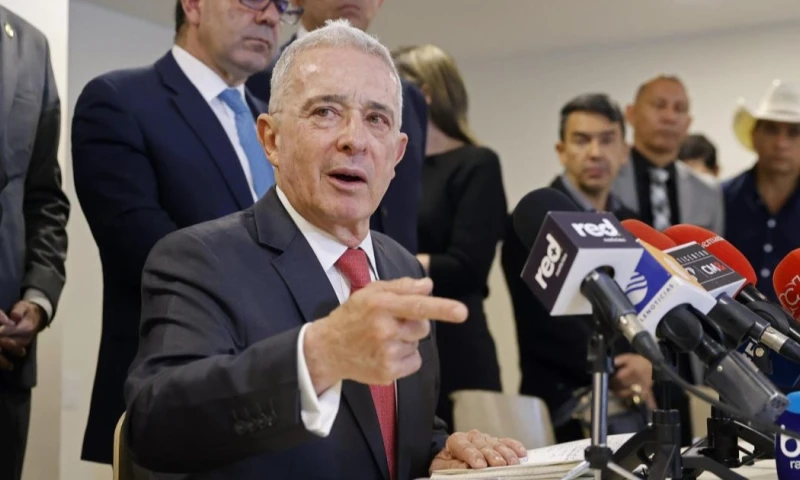 Uribe se convirtió el 1 de agosto pasado en el primer expresidente colombiano en ser condenado penalmente / Foto: EFE