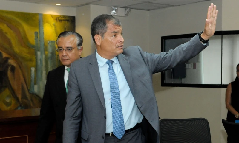 Alexis Mera es trasladado a prisión por el caso Sobornos / Foto: EFE