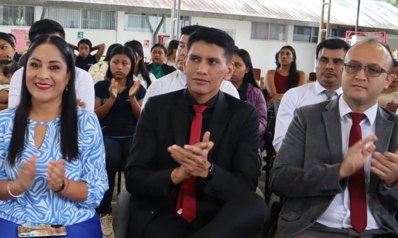 El expresidente del Consejo de la Amazonía, Luis Huilcapi (centro), estuvo la semana pasada en Napo / Foto: cortesía Secretaría Técnica de la Amazonía