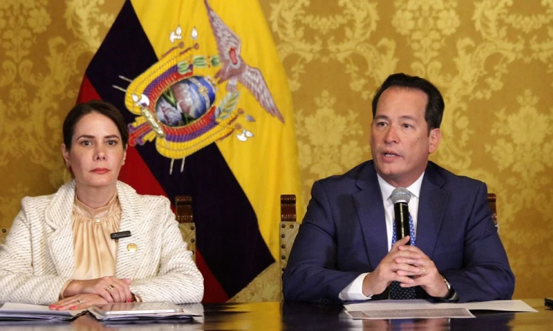 El gobierno suscribió la prórroga con Claro el lunes mediante notario, y que el Ejecutivo está avanzando una extensión similar para Telefónica Movistar / Foto: cortesía Henry Cucalon