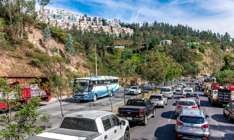 Estas son las placas que tienen pico y placa hoy, 7 de diciembre de 2023, en Quito / Foto: Shutterstock