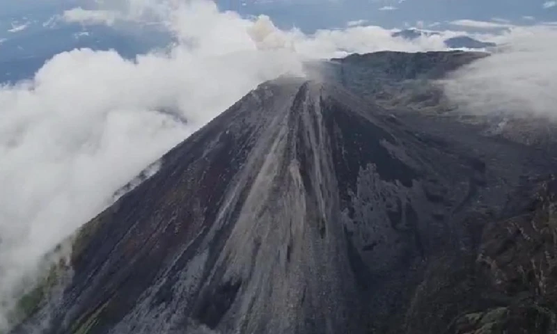 Ceniza del Reventador cayó en San Rafael / Cortesía del Ministerio de Defensa Nacional