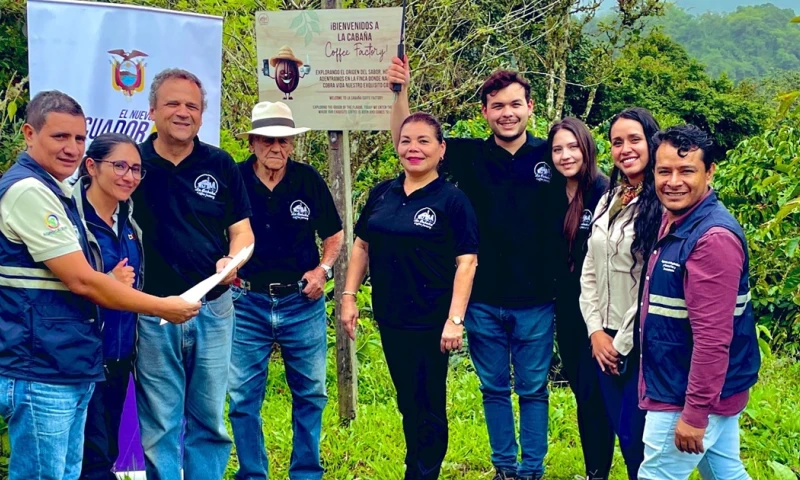 Es propietario de una finca dedicada a la producción de café en el Valle de Quijos./ Foto: cortesía MAG