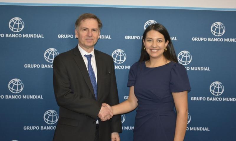 Carlos Felipe Jaramillo, vicepresidente del Banco Mundial, se reunió con Sariha Moya, ministra de Economía / Foto: cortesía Carlos Felipe Jaramillo