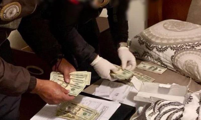 La Fiscalía y la Policía ejecutaron varios allanamientos en domicilios y oficinas, ubicados en Pichincha / Foto: cortesía Fiscalía General