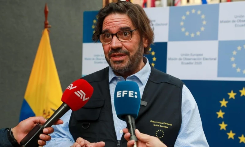 Habrá cerca de mil observadores en esta cita electoral en Ecuador / Foto: EFE