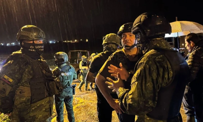 El ministro de Defensa Nacional participa en operativos de seguridad en zonas conflictivas / Foto: cortesía Ministerio de Defensa Nacional