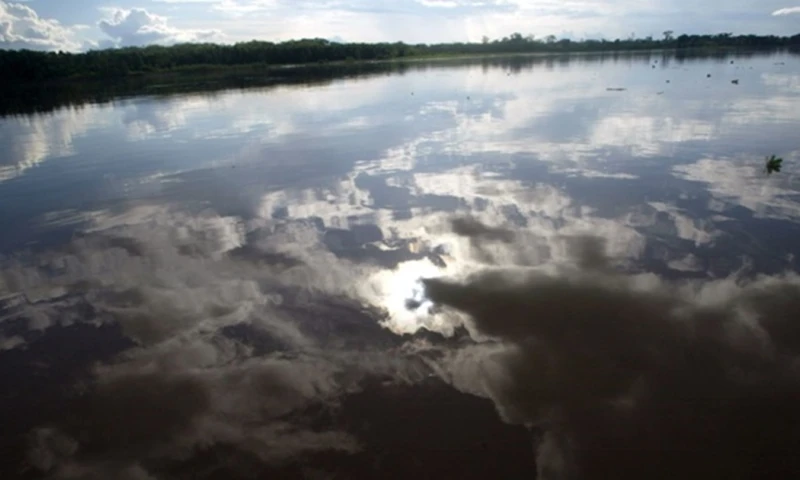 Autoridades despliegan equipos técnicos en Condorcanqui para evaluar el impacto del crudo en ecosistemas y comunidades cercanas/ Foto: cortesía