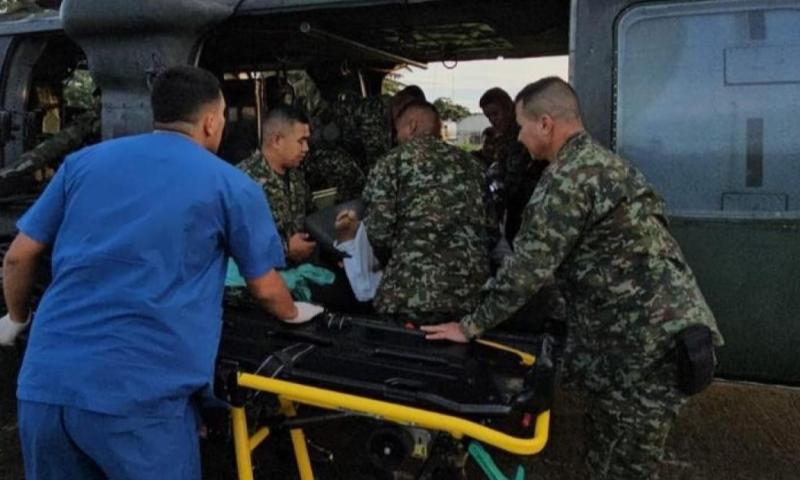 Las labores de rescate y atención continúan en la zona / Foto: cortesía Ejército Colombia
