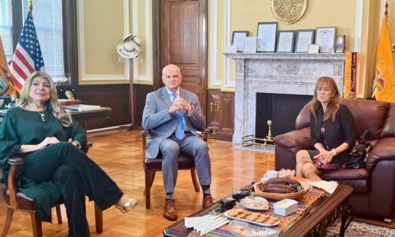 El anuncio se hizo en una reunión mantenida en Washington por el vicepresidente de Ecuador, Alfredo Borrero, con delegados del Banco Mundial / Foto: cortesía Vicepresidencia