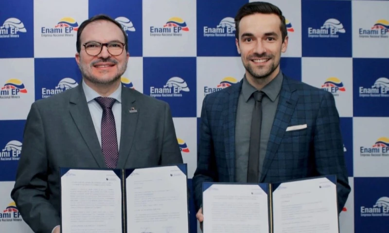 El acuerdo entre la Universidad Indoamérica y Enami tendrá una vigencia de 2 años / Foto: cortesía Enami