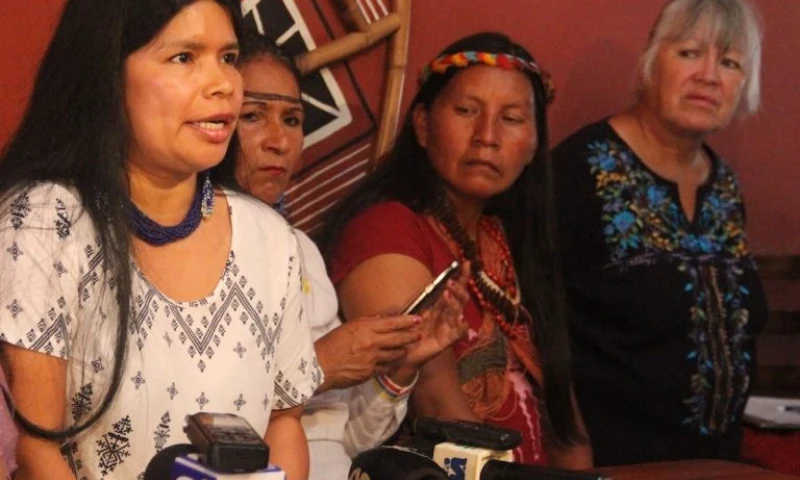 La defensora Sarayaku Patricia Gualinga durante la rueda de prensa donde denunció las amenazas recibidas durante la madrugada del 5 de enero del 2018. Foto: Mongabay