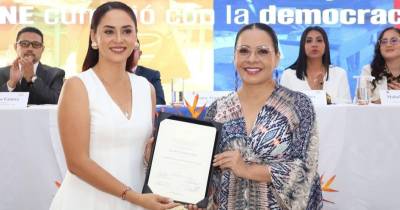 Ana Belén Tapia (ADN) (izquierda) fue electa asambleísta de Napo / Foto: cortesía CNE