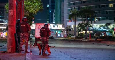 La noche del martes un carro bomba explotó en los exteriores de un centro comercial de Guayaquil / Foto: EFE
